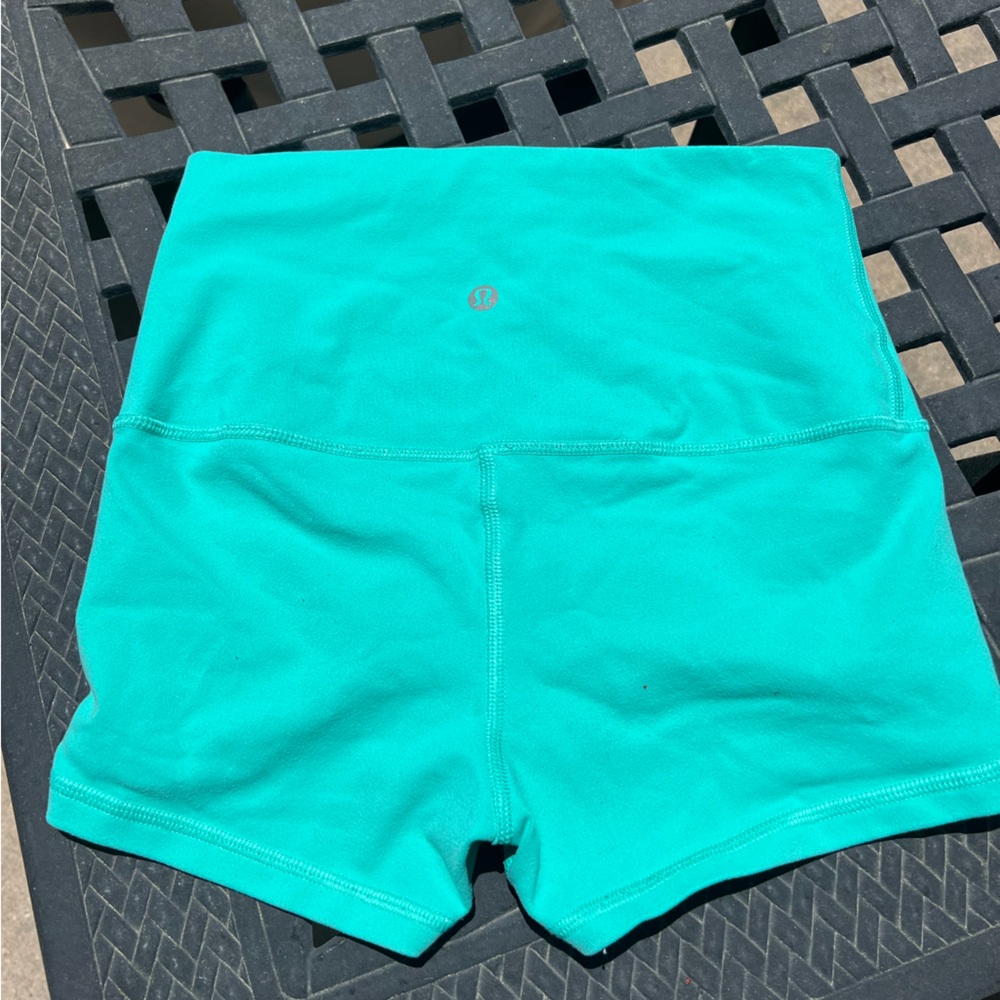 Lululemon Mint color 2.5 inch biker shorts! (High rise& low rise option- 2 in 1)